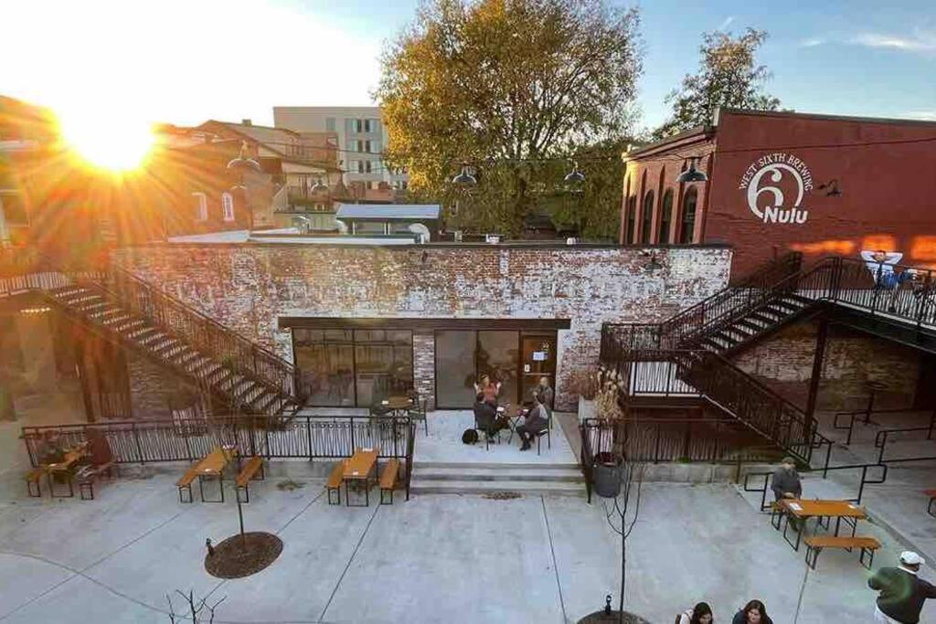 2Br Unit W/ Cinema Room In Nulu Louisville Eksteriør bilde